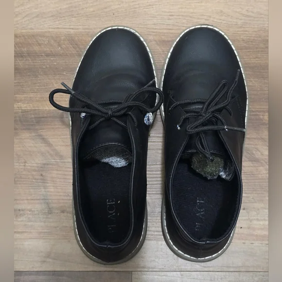 The Children's Place Black Dress Shoes - Picture 5 of 10